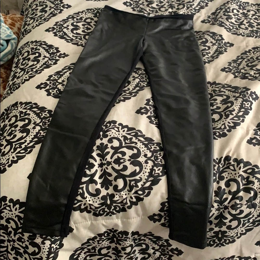 Super Cute Leather/ Stretch leggings